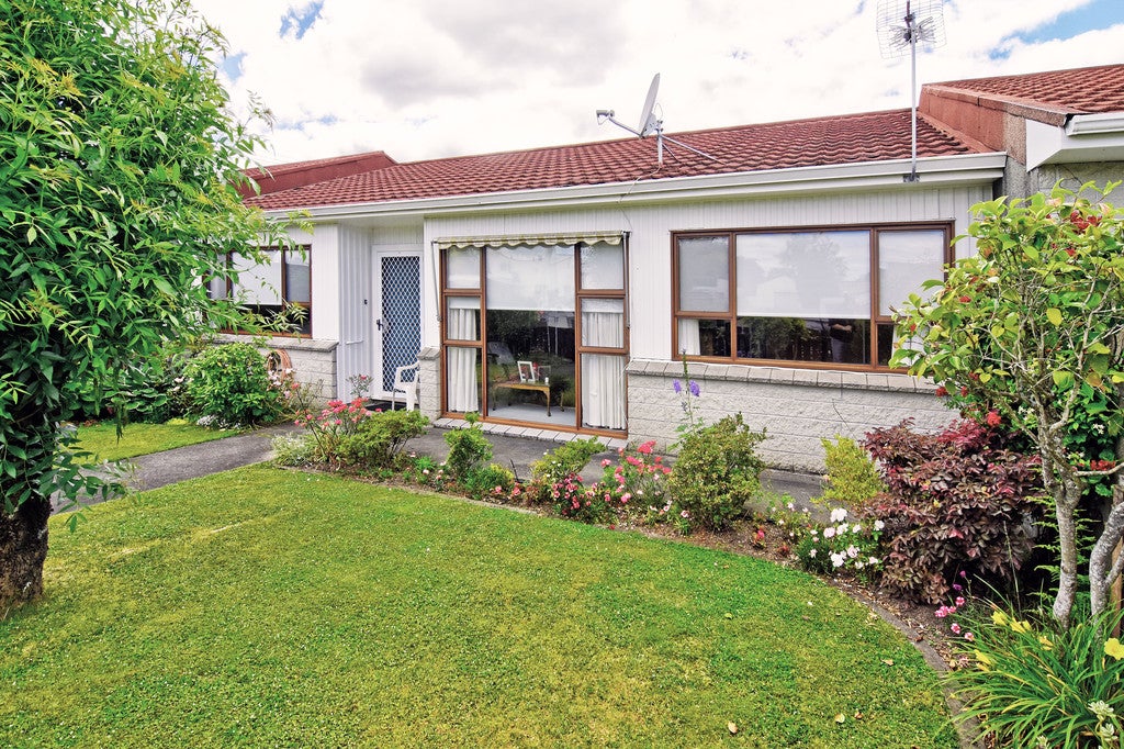 16 Cooper Street, Lansdowne, Masterton - Carousel 1