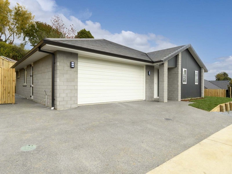 60 Kinloch Drive, Bethlehem, Tauranga - Carousel 1