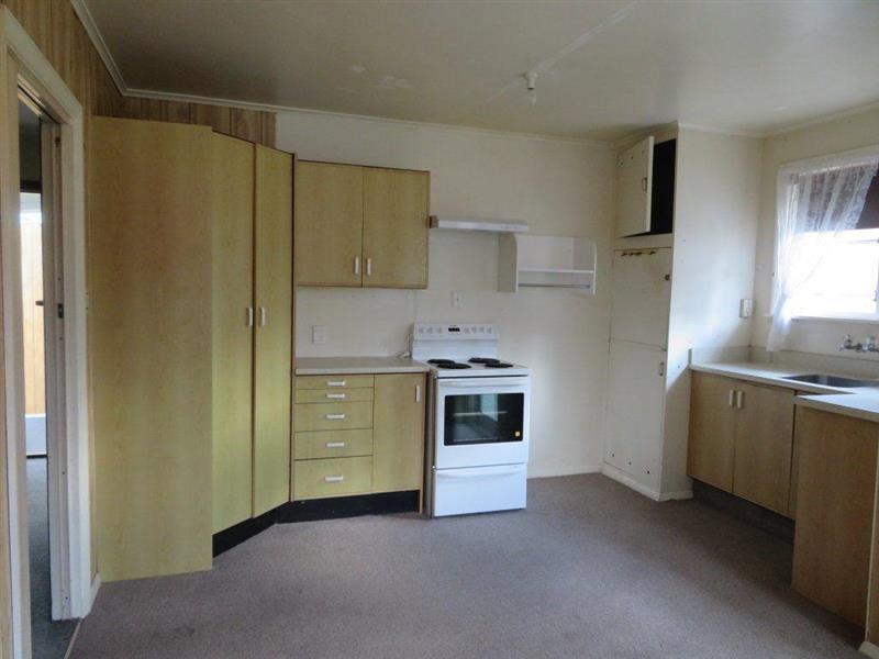 1/20 Oxford Crescent, Ebdentown, Upper Hutt - Carousel 1