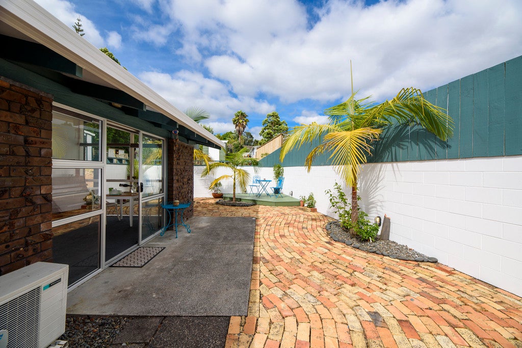 2/80A Woodglen Road, Glen Eden, Auckland - Carousel 1