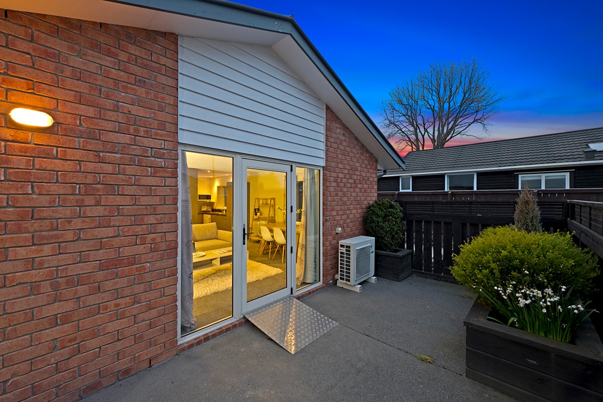 7/26 Meadow Street, Papanui, Christchurch - Carousel 2