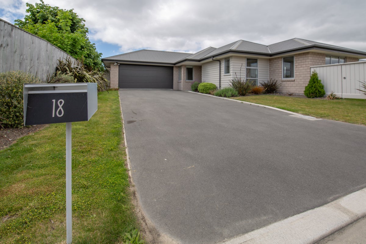18 Munich Place, Bromley, Christchurch - Carousel 1