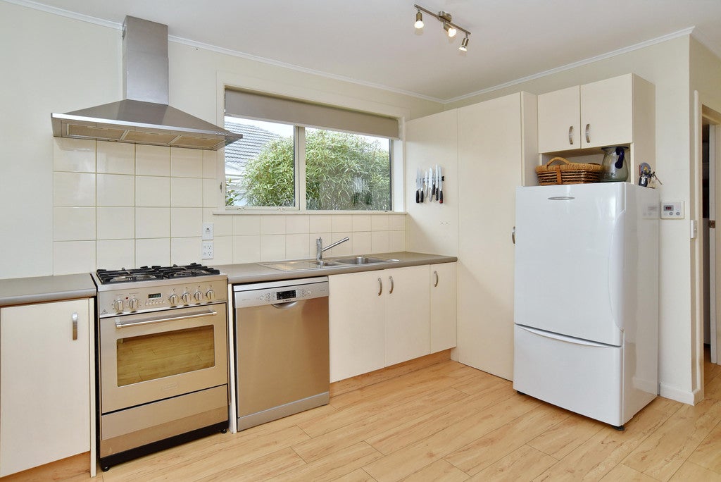18 Gladson Avenue, Sockburn, Christchurch - Carousel 2
