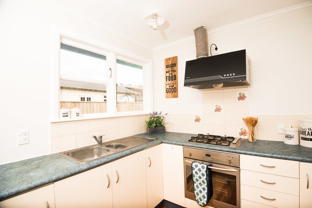 314 Stokes Valley Road, Stokes Valley, Lower Hutt - Carousel 2
