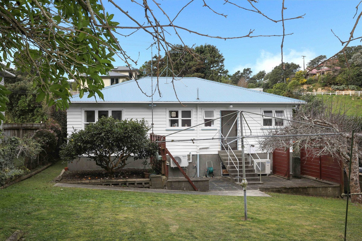 92 Chester Road, Tawa, Wellington - Carousel 12