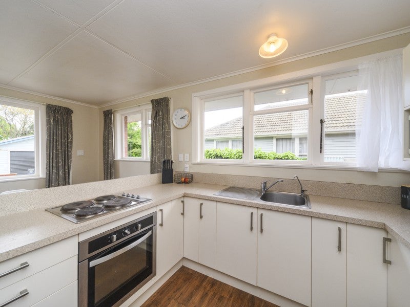 9 Newbury Street, Awapuni, Palmerston North - Carousel 2