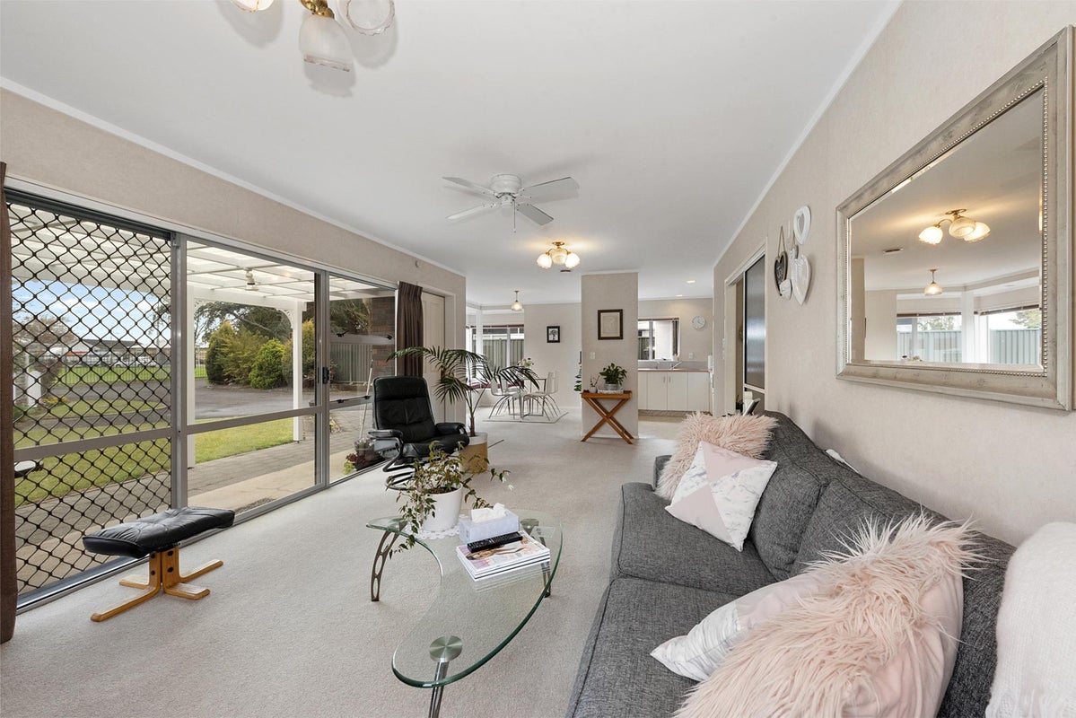 43B Hukanui Road, Fairfield, Hamilton - Carousel 2