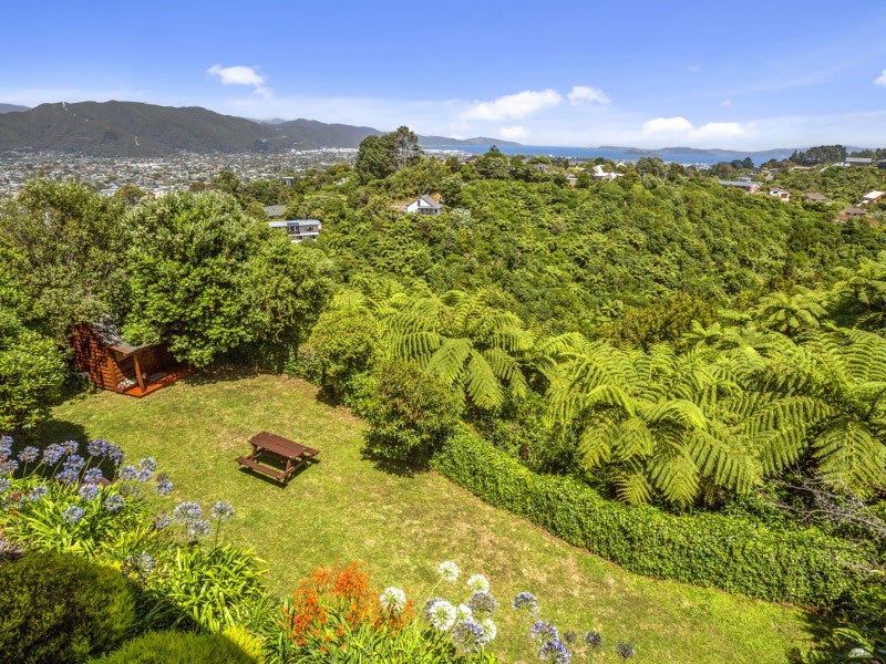7 Avonlea Grove, Belmont, Lower Hutt - Carousel 2