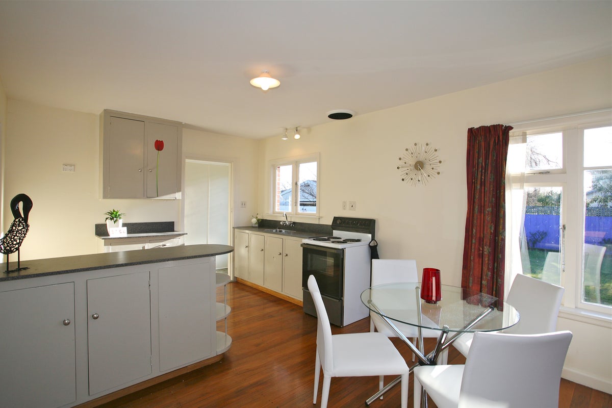 25 Digby Place, Bromley, Christchurch - Carousel 2