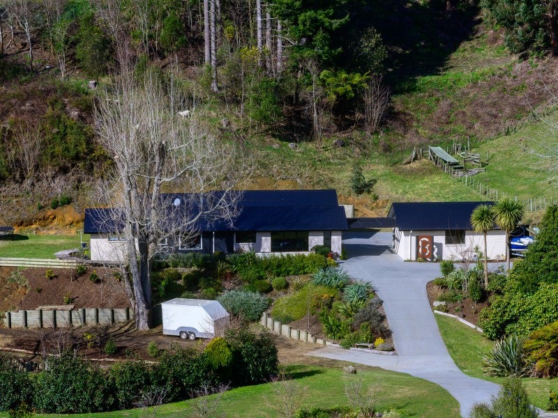 8 Florey Heights, Springfield, Rotorua - Carousel 1