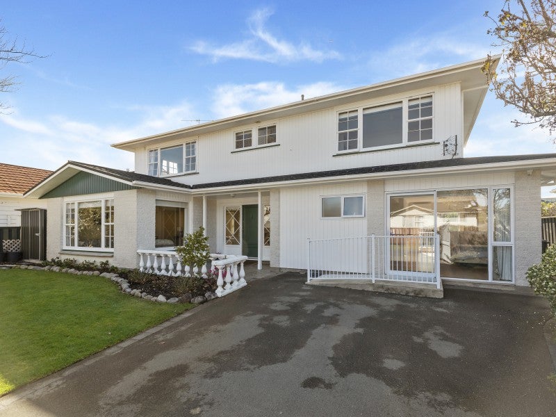 39 Orr Crescent, Hutt Central, Lower Hutt - Carousel 1