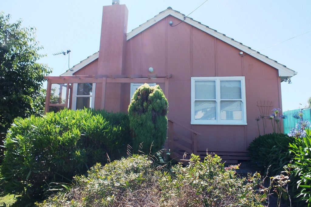 5 Aparangi Crescent, Elsdon, Porirua - Carousel 1