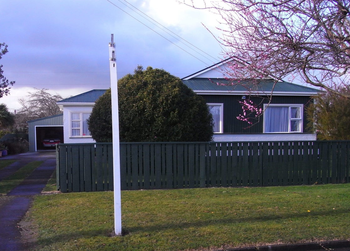 18 Roberts Avenue, Aramoho, Whanganui - Carousel 1