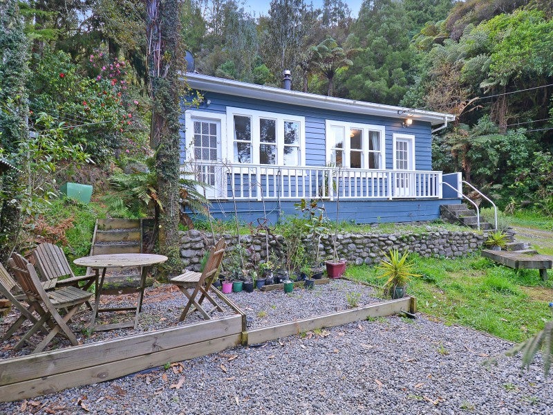 50 Wyndham Road, Pinehaven, Upper Hutt - Carousel 1
