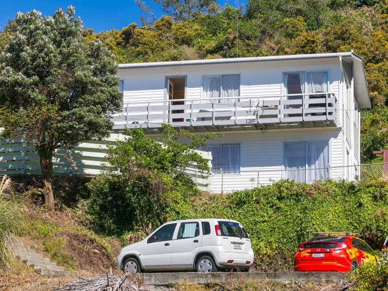 5A Wye Street, Island Bay, Wellington - Carousel 16