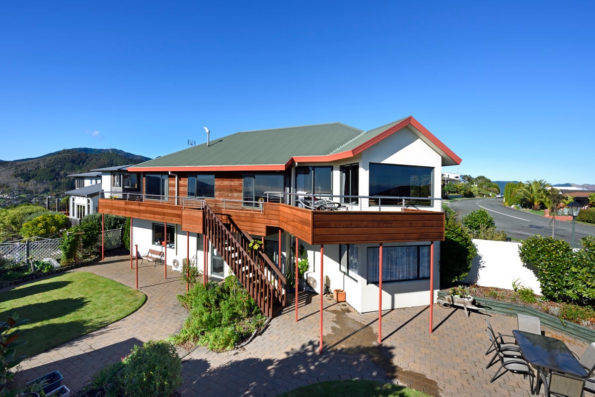 327 Princes Drive, Britannia Heights, Nelson - Carousel 1