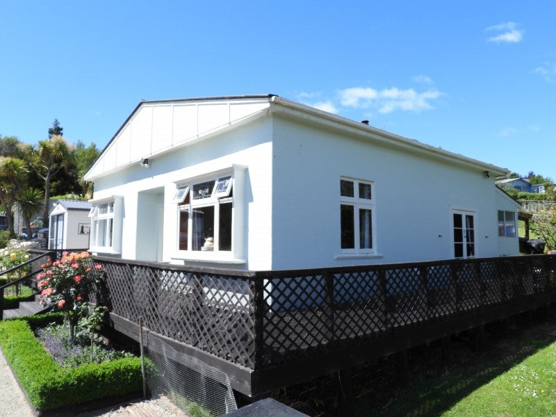 4 Burnett Street, Kakanui, Oamaru - Carousel 1