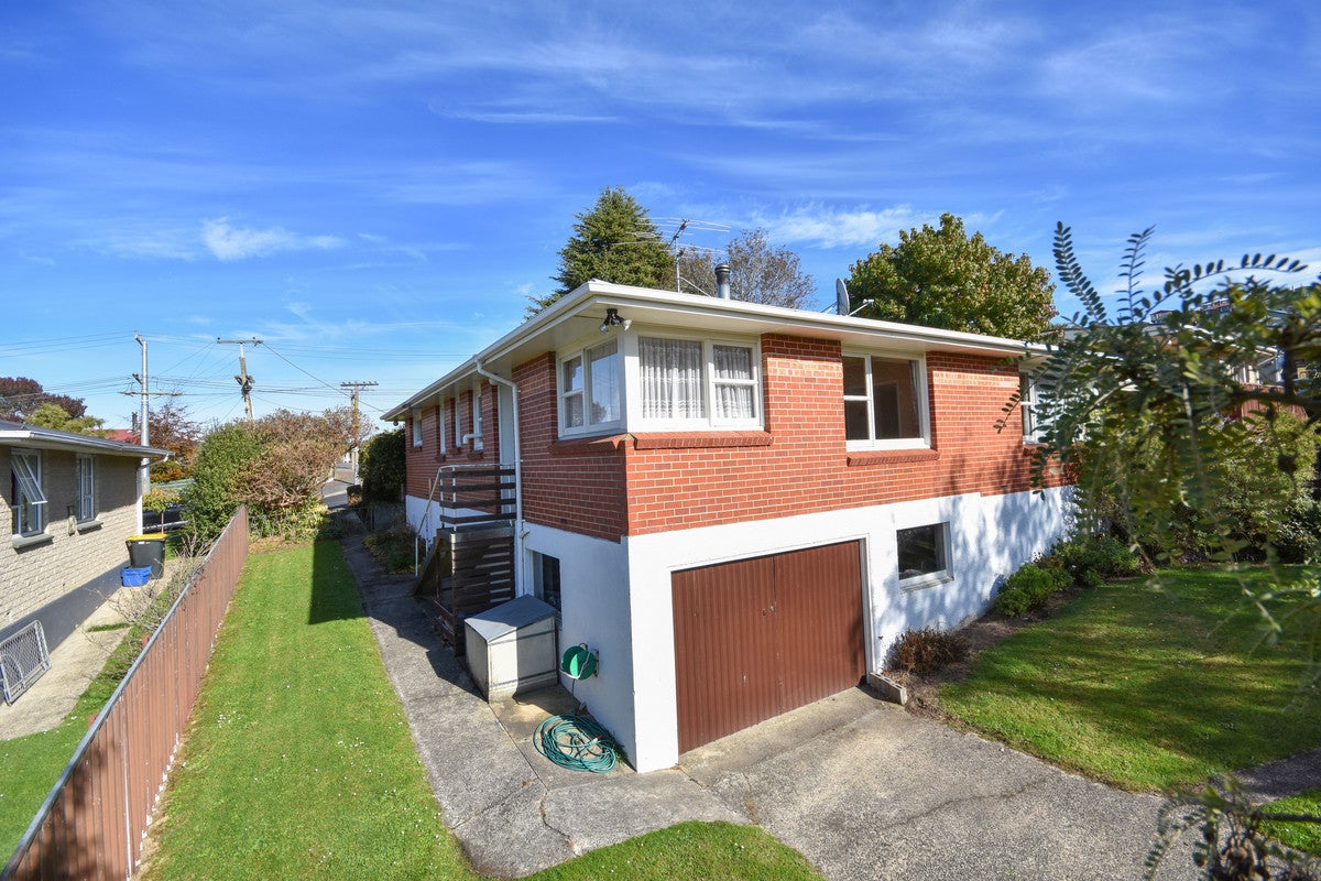 91 Gilkison Street, Halfway Bush, Dunedin - Carousel 1