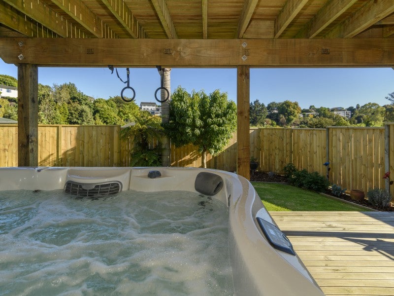 7 Bellfield Place, Bethlehem, Tauranga - Carousel 2