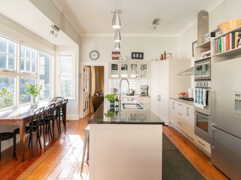 18 Selwyn Terrace, Thorndon, Wellington - Carousel 2