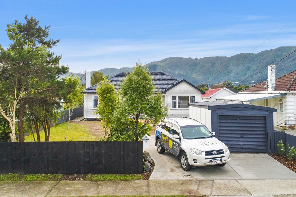 8 Westminster Road, Wainuiomata, Lower Hutt - Carousel 1