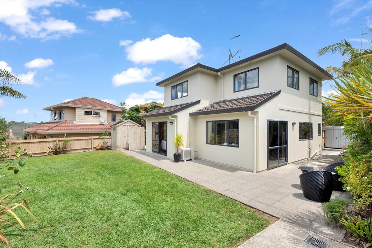 16 Coventry Way, Long Bay, Auckland - Carousel 1