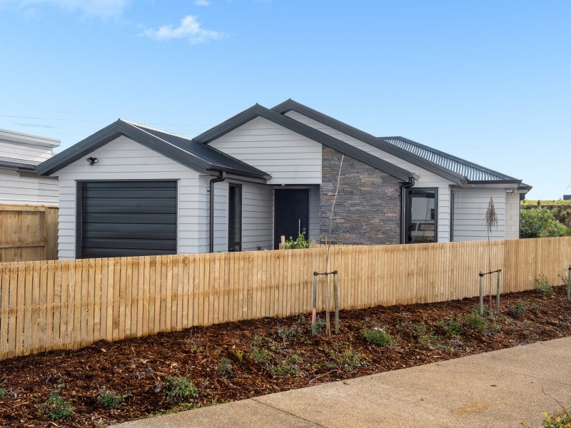 19 Foley Grove, Pyes Pa, Tauranga - Carousel 2