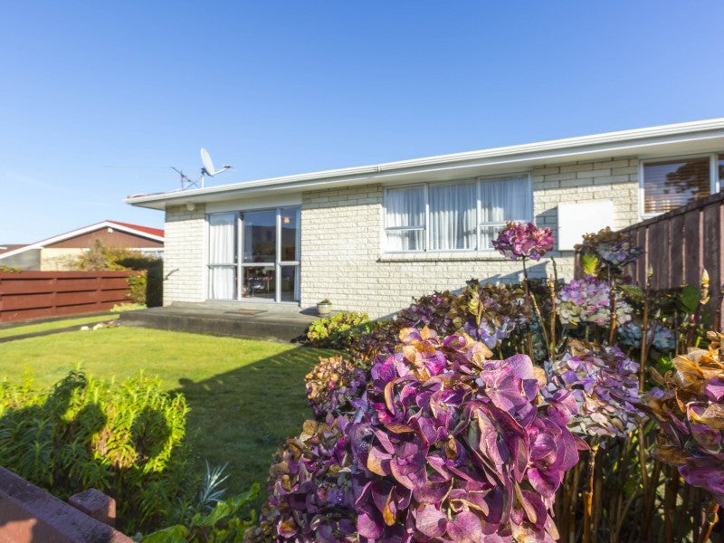 2/39 Shanly Street, Brown Owl, Upper Hutt - Carousel 2