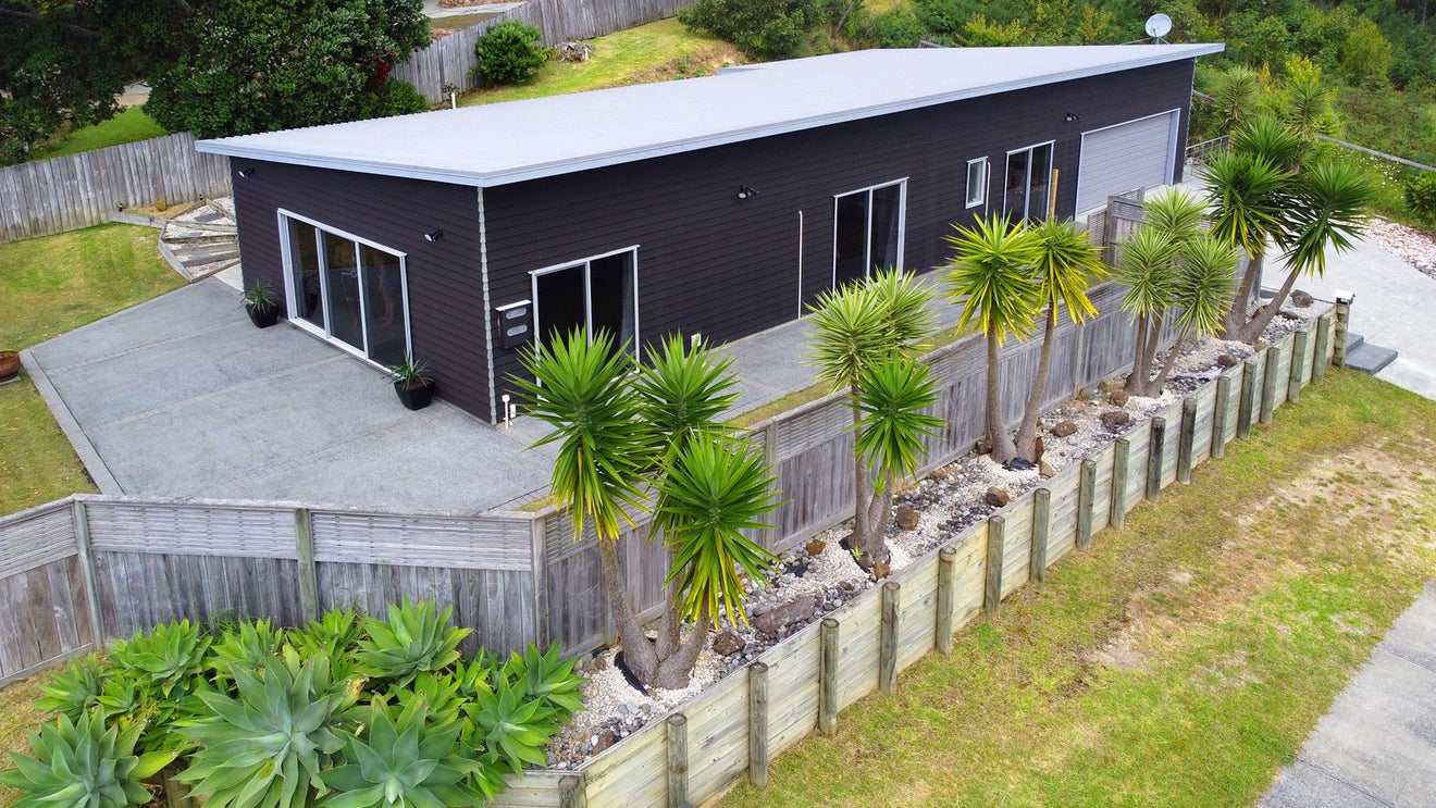 1 Sun Valley Drive, Morningside, Whangarei - Carousel 1