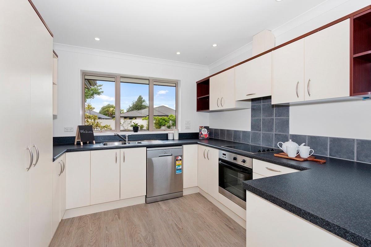7 Richard Seddon Drive, Northwood, Christchurch - Carousel 2