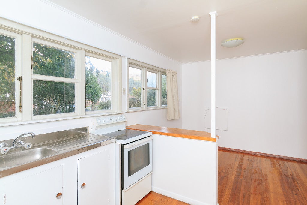 2/25 Eldon Grove, Taita, Lower Hutt - Carousel 2