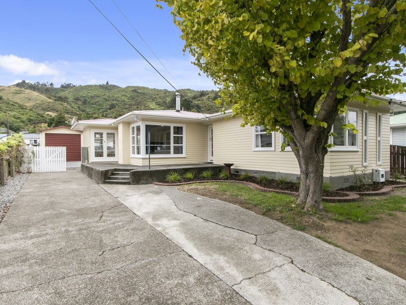 99 Wood Street, Wainuiomata, Lower Hutt - Carousel 1