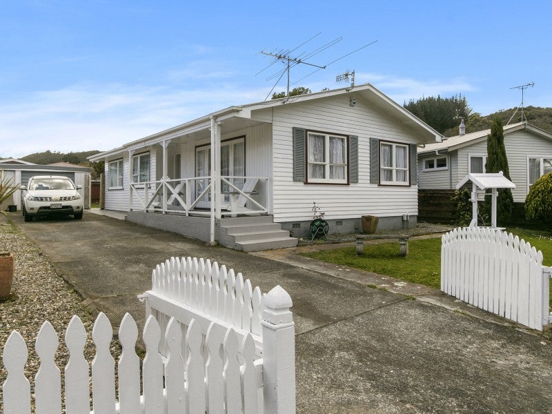 65 Parkway, Wainuiomata, Lower Hutt - Carousel 1