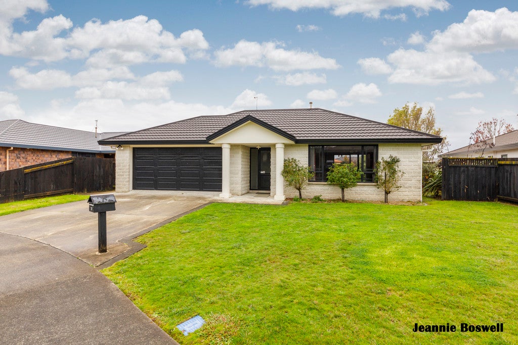 20 Aspen Way, Kelvin Grove, Palmerston North - Carousel 1