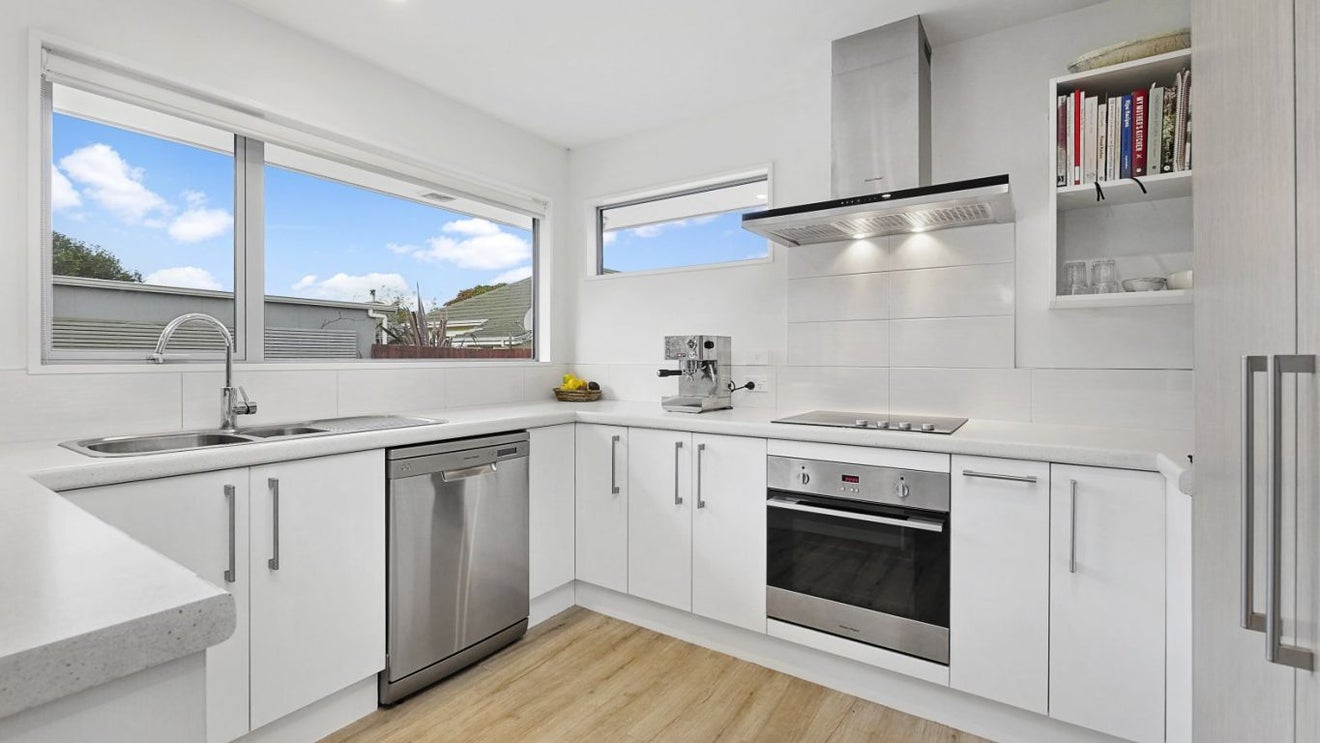 14A CLAXTON PLACE, Saint Martins, Christchurch - Carousel 2