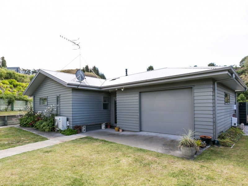 18 Oak Place, Poraiti, Napier - Carousel 22