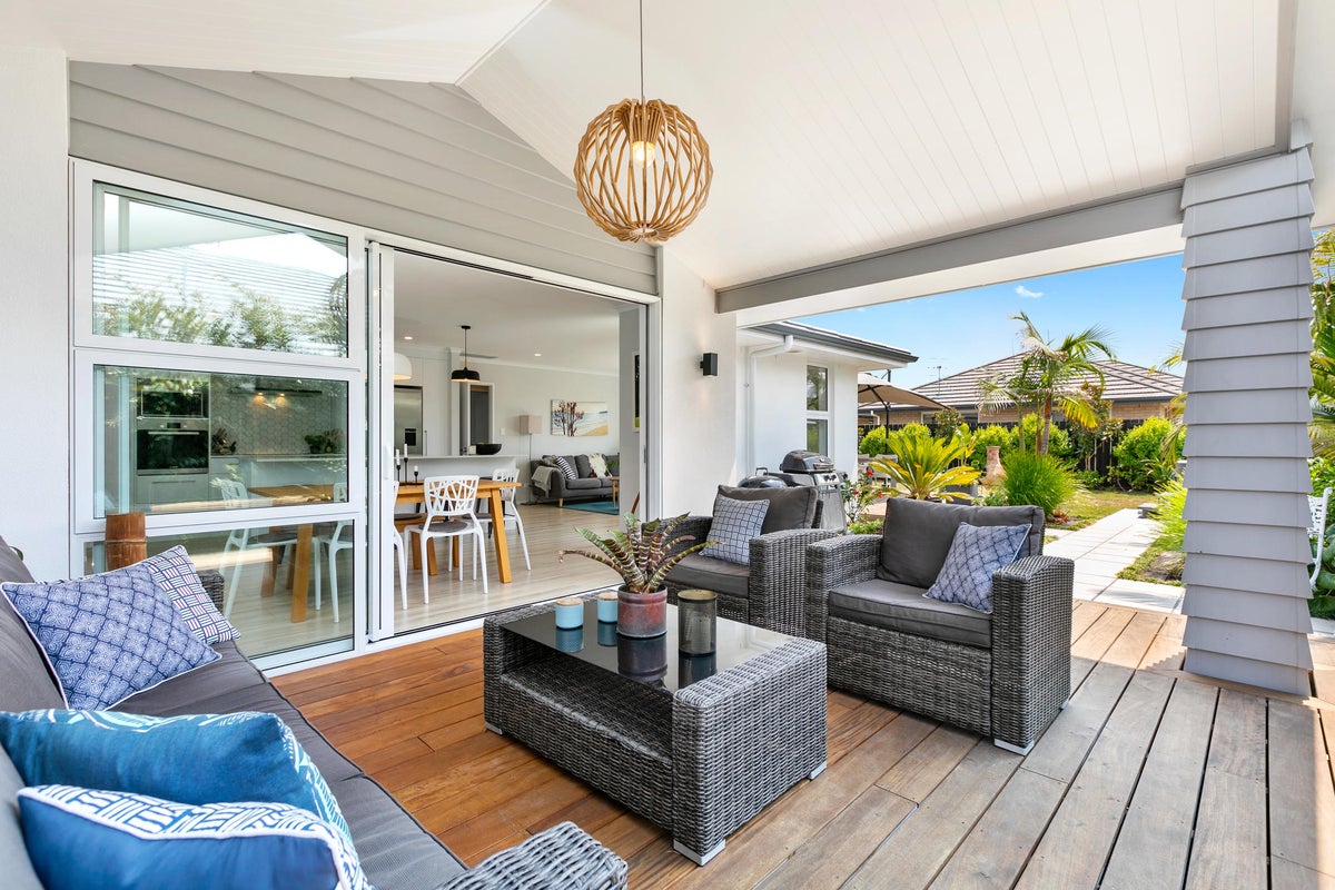 17 Drabble Crescent, Papamoa Beach, Papamoa - Carousel 1