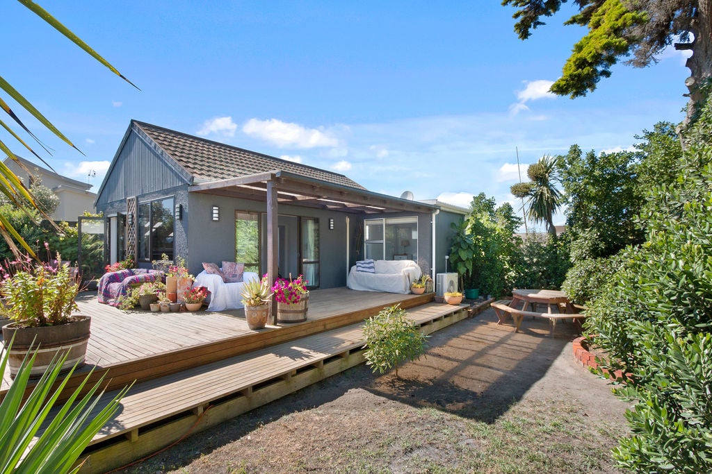 6 Marine Parade, North New Brighton, Christchurch - Carousel 1