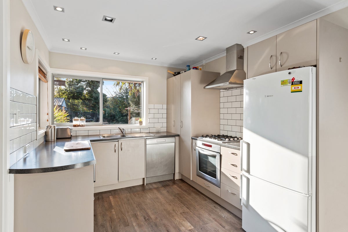 9 Staffordshire Street, Burwood, Christchurch - Carousel 2
