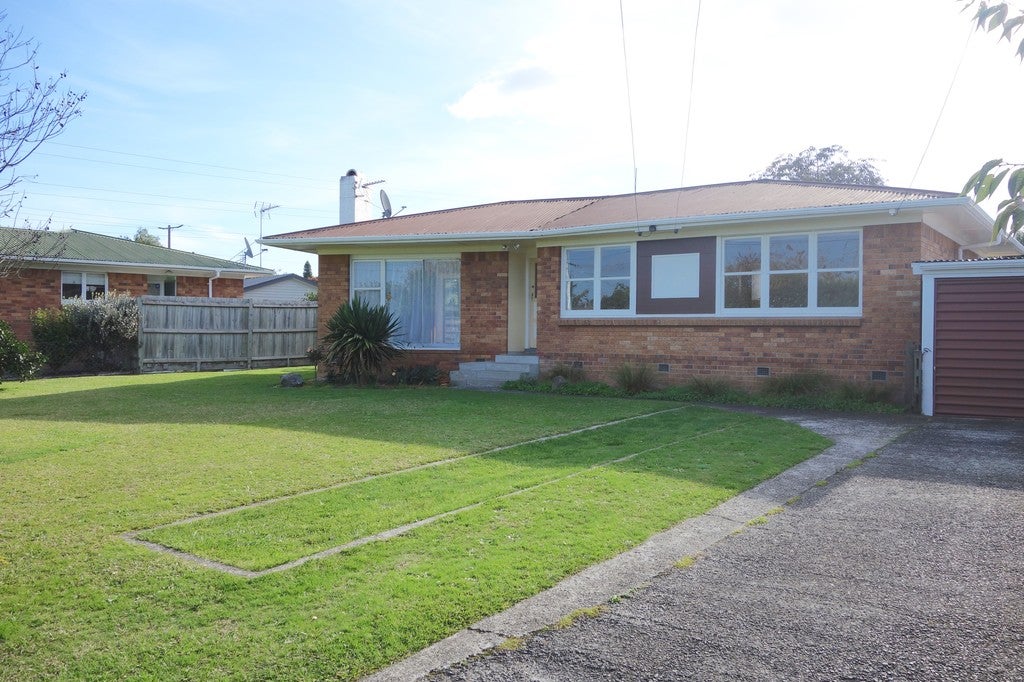 43 Nevada Road, Silverdale, Hamilton - Carousel 1