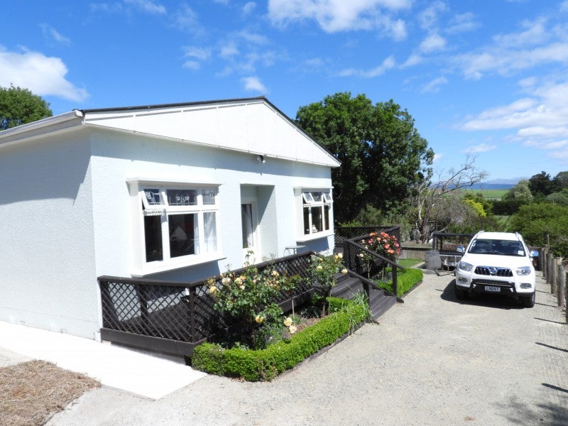 4 Burnett Street, Kakanui, Oamaru - Carousel 2
