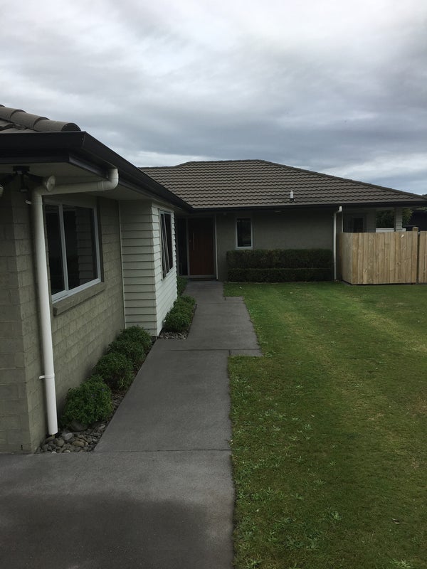 30 Ainslee Street, Highlands Park, New Plymouth - Carousel 1