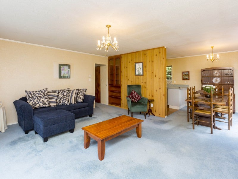 35 Hartford Crescent, Totara Park, Upper Hutt - Carousel 2