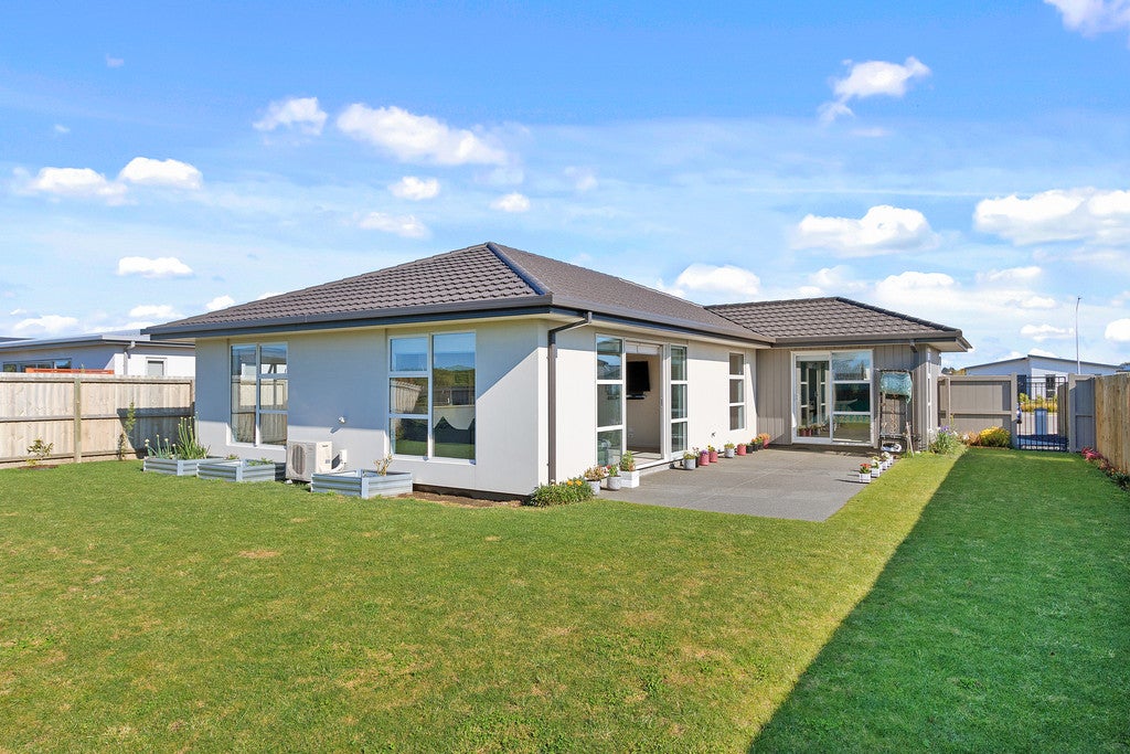 49 Kingsbridge West, Burwood, Christchurch - Carousel 1