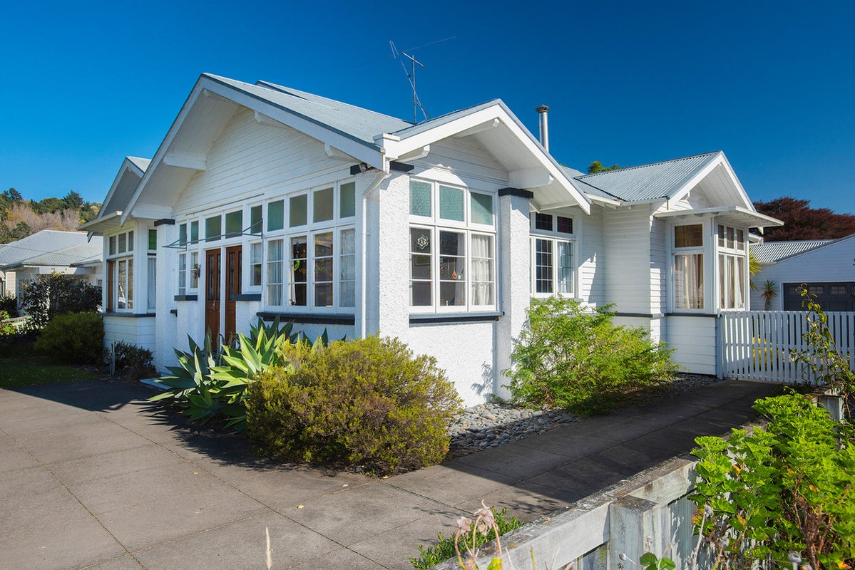 7 Parau Street, Kaiti, Gisborne - Carousel 1