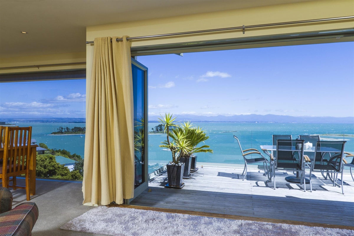 5 Harbour Terrace, Stepneyville, Nelson - Carousel 1