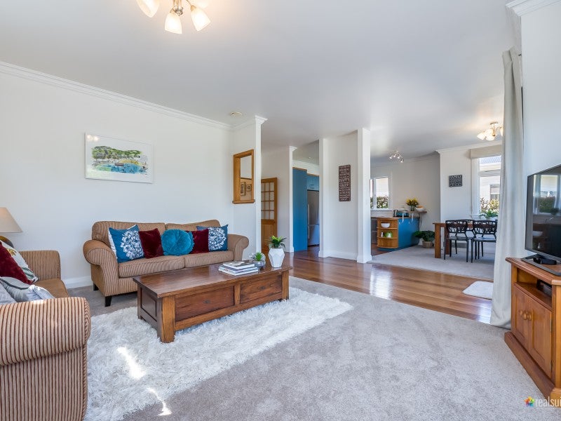 38 Saint Ronans Avenue, Waterloo, Lower Hutt - Carousel 2