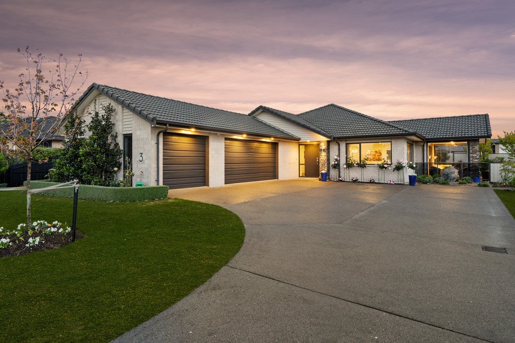 3 Searle Drive, Patumahoe, Pukekohe - Carousel 1