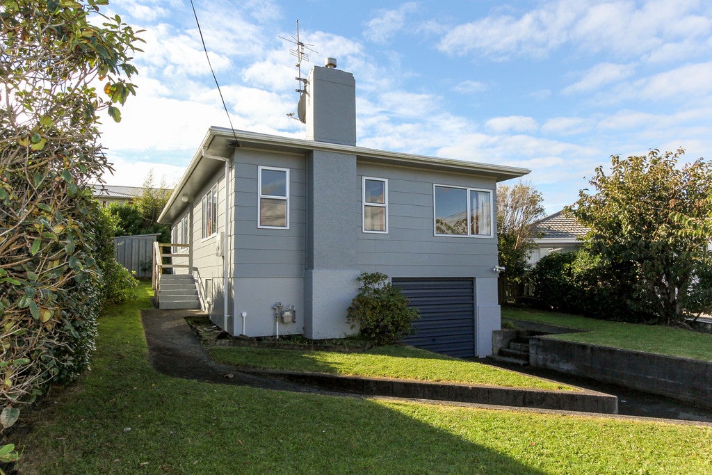 25 Trafalgar Street, Westown, New Plymouth - Carousel 16