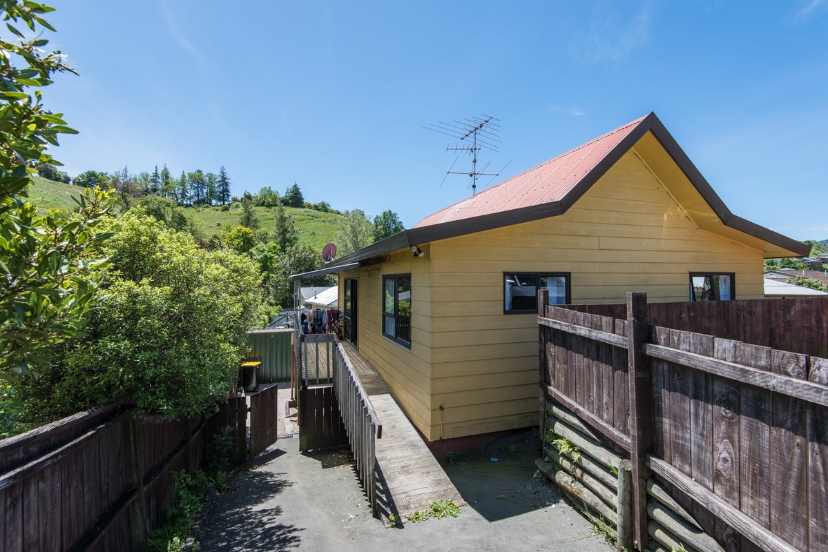 2A Washington Terrace, Washington Valley, Nelson - Carousel 1